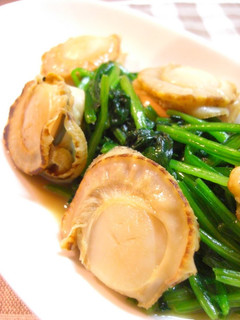 A picture of ✿Stir-fried Scallops and Spinach in Butter Soy Sauce✿.