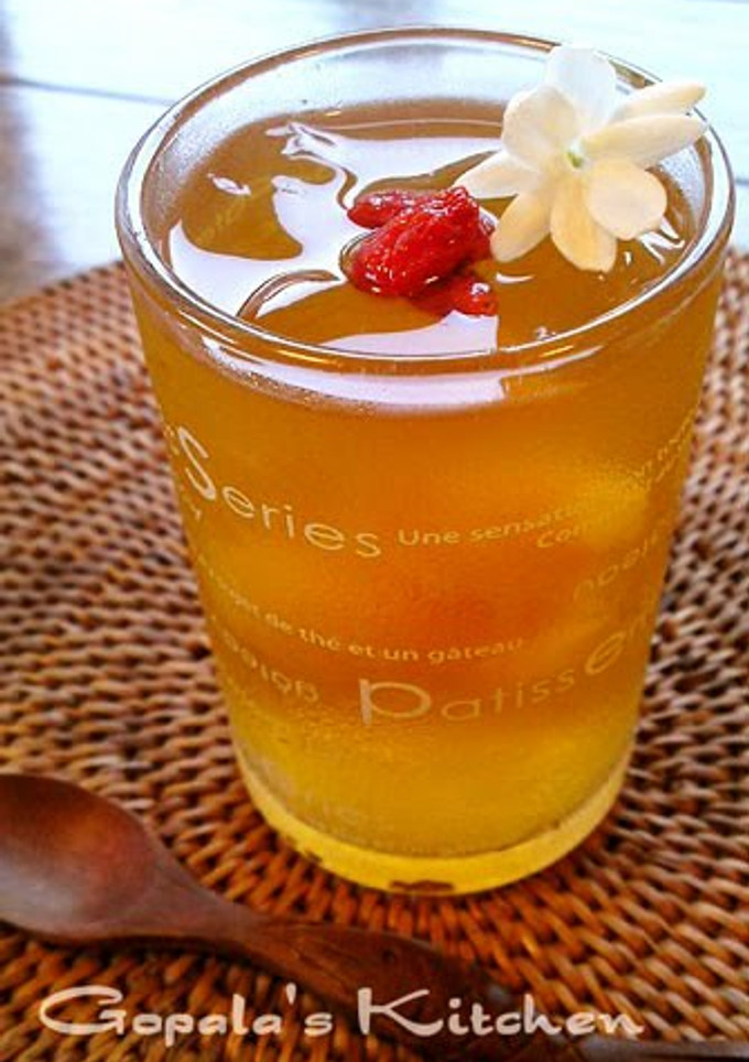 A picture of Refreshing Lychee & Jasmine Jello.