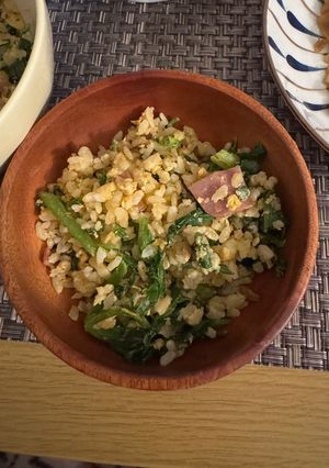 芹菜葉火腿蛋炒飯 的食譜成品照片
