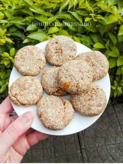 Una foto de Galletitas integrales de coco y maní (@UNTOQUEMASSANO)