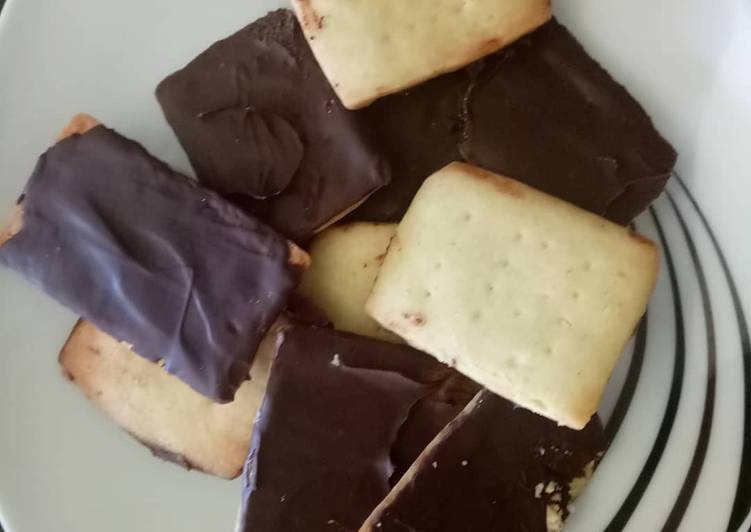 Petits-Beurre au Chocolat Noir