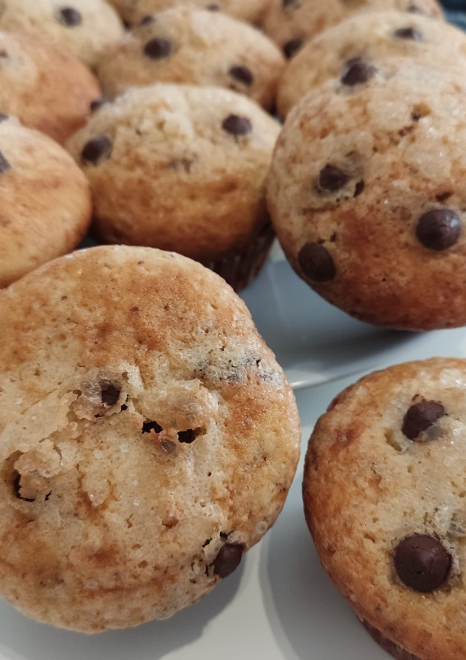 Una foto de Muffins con chips de chocolate