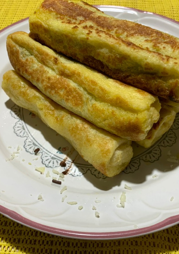 A picture of Rolled up Toast.