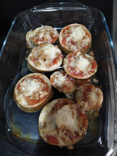 Una foto de Mini pizza de berenjena