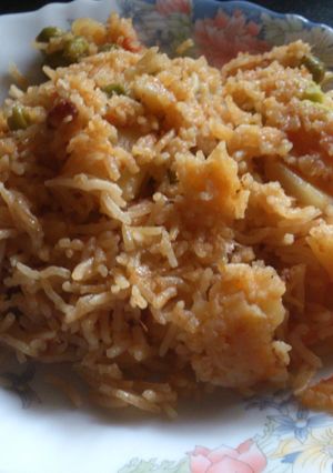A picture of Potato and pea rice.