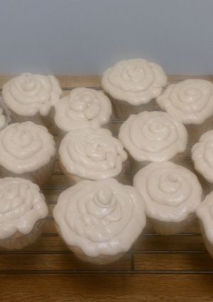 A picture of Peanut Butter and Jelly Cupcakes.