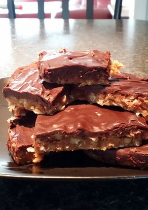 A picture of No bake peanut butter bars.