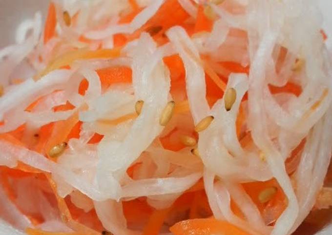 Recipe of Eric Ripert Super Easy Festive Namasu (Pickled Daikon and Carrots)