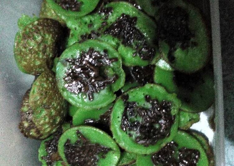  Resep  Kue  cubit  pandan mini  oleh fitri Cookpad