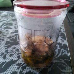 A picture of Oil Pickled Oysters - Can Be Stored for One Month.