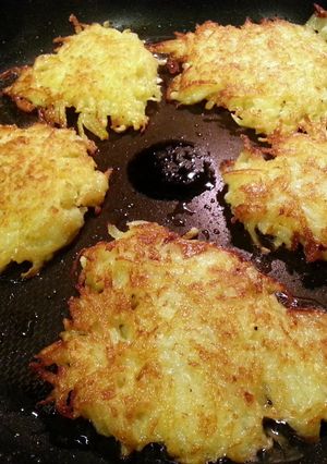 A picture of My grandmother's latkes.