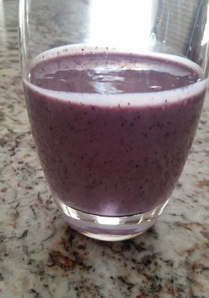 A picture of Blueberry Greek Yogurt Smoothie.