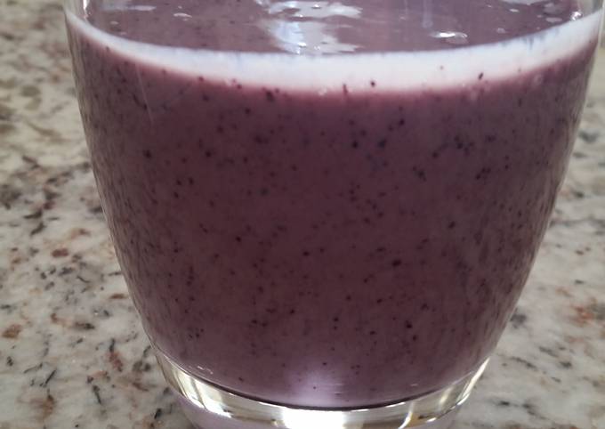 Recipe of Any-night-of-the-week Blueberry Greek Yogurt Smoothie