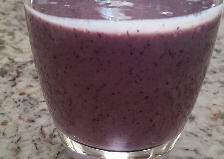 Step-by-Step Guide to Prepare Homemade Blueberry Greek Yogurt Smoothie