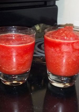A picture of Fizzy Frozen Strawberry Lemonade.