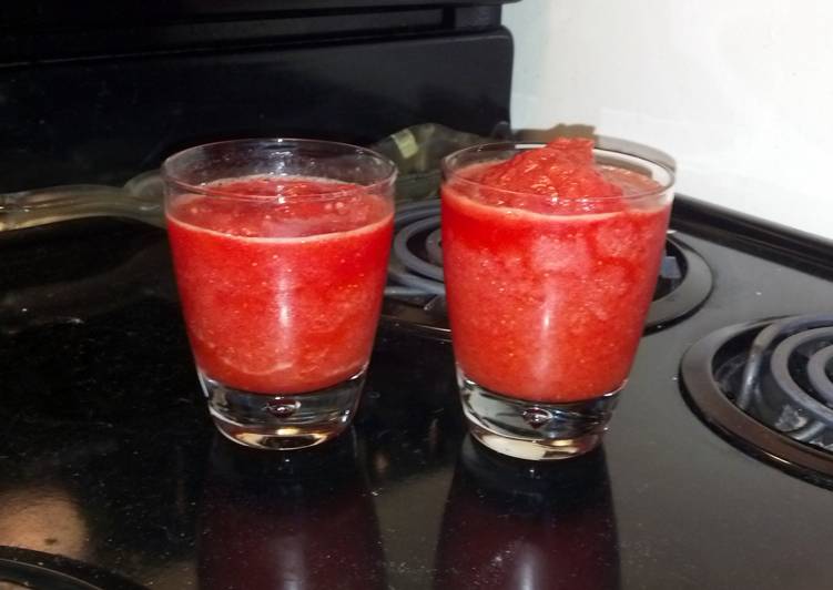Steps to Make Quick Fizzy Frozen Strawberry Lemonade