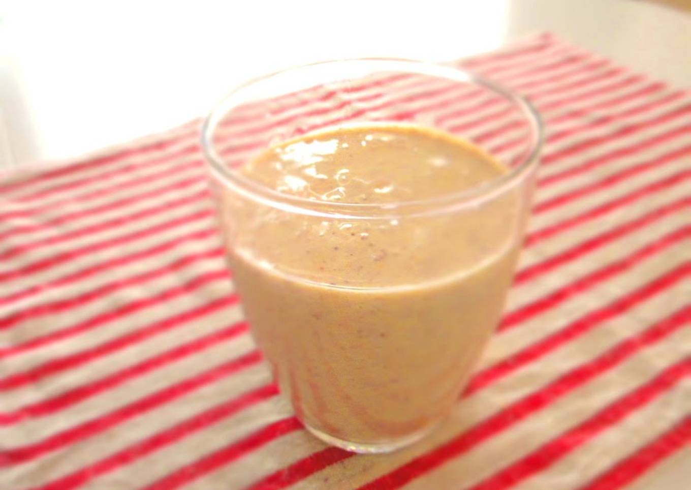 Diet-Friendly Tofu 'Kinako' (Roasted Soy Flour) Smoothie