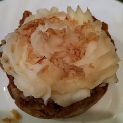 A picture of The Thanksgiving Day "Cupcake".