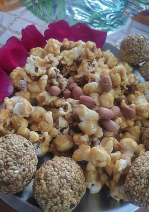 पॉप कॉर्न विथ गुड़ रेसिपी मुख्य फोटो