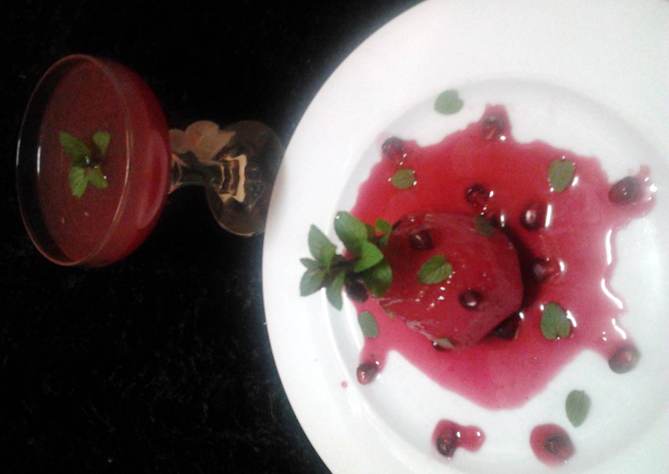 Ladybirds Pomegranate Pouched Pears and Apples with Pomegranate Sparkling .