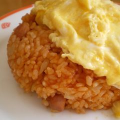 A picture of Omurice with Well-Flavoured Chicken Rice.