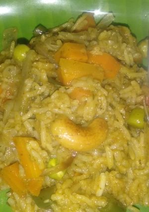 வெஜிடபிள் பிரியாணி(vegetable biryani recipe in tamil) செய்முறை முக்கிய புகைப்படம்