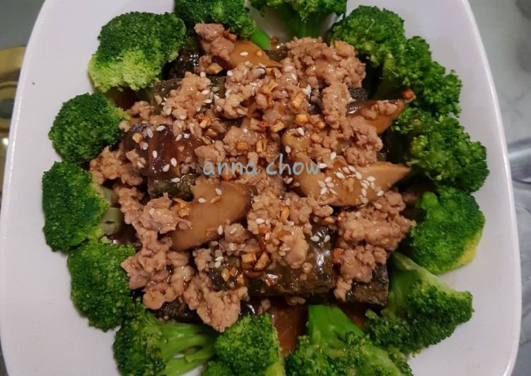 Langkah Mudah untuk Menyiapkan Egg tofu broccoli, Sempurna