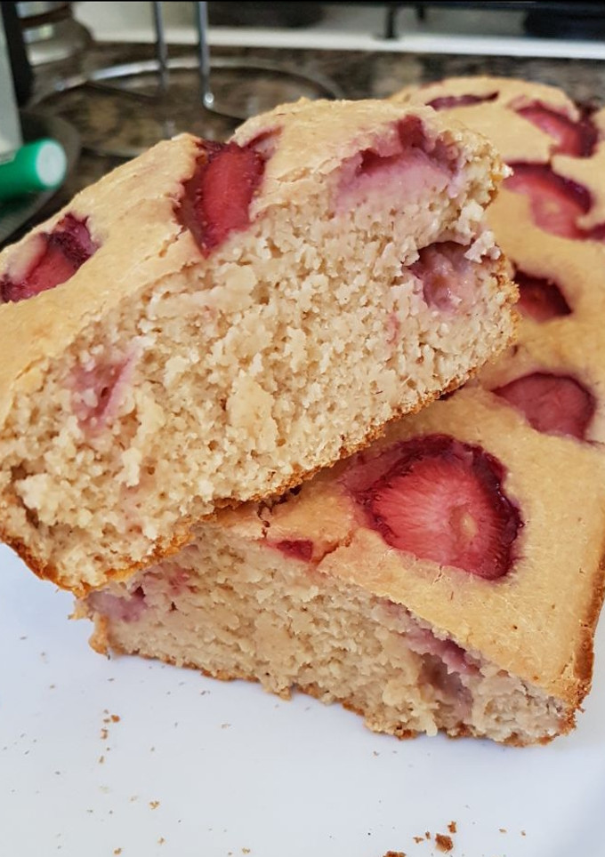 Una foto de Budín light de frutillas