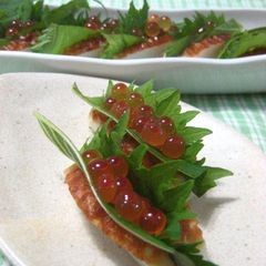 A picture of Our Regular Osechi Item--Kamaboko Fish Cakes (Mom's Taste).