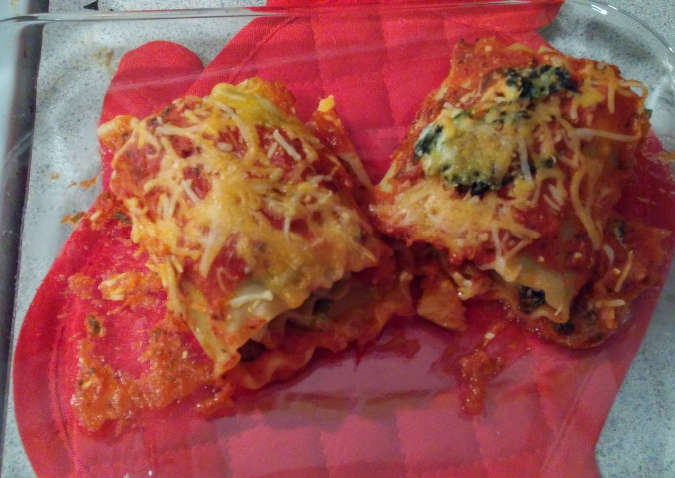 Spinach lasagna roll ups