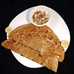 A picture of Dal Ka Pratha.