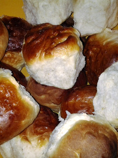 A picture of fresh bread rolls (Drum best recipes).