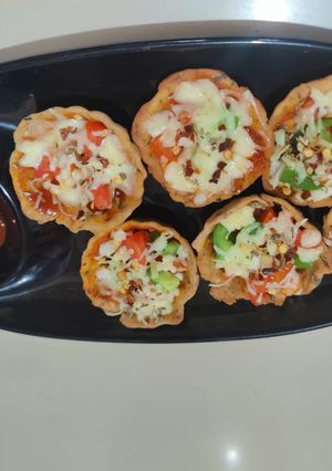 વેજ પીઝા કેનપ (Veg Pizza Canape Recipe In Gujarati) રેસીપી મુખ્ય ફોટો