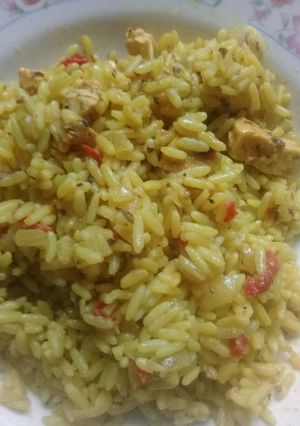 Una foto de Pollo con arroz