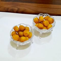 Milk balls (gullisuwa) A picture of Milk balls (gullisuwa).