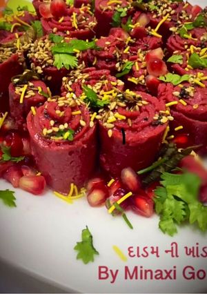 દાડમ ની ખાંડવી(Pomegranate khandvi recipe in Gujarati) રેસીપી મુખ્ય ફોટો