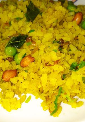 इंदौरी पोहा (indori poha recipe in Hindi) रेसिपी मुख्य फोटो
