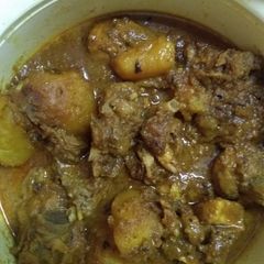 A picture of Chicken curry.