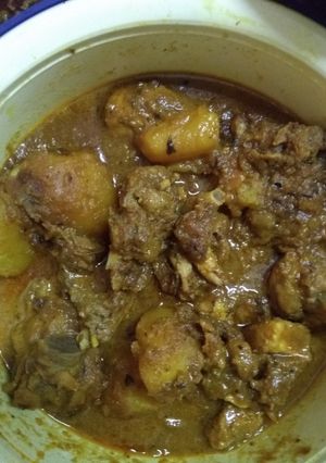 A picture of Chicken curry.