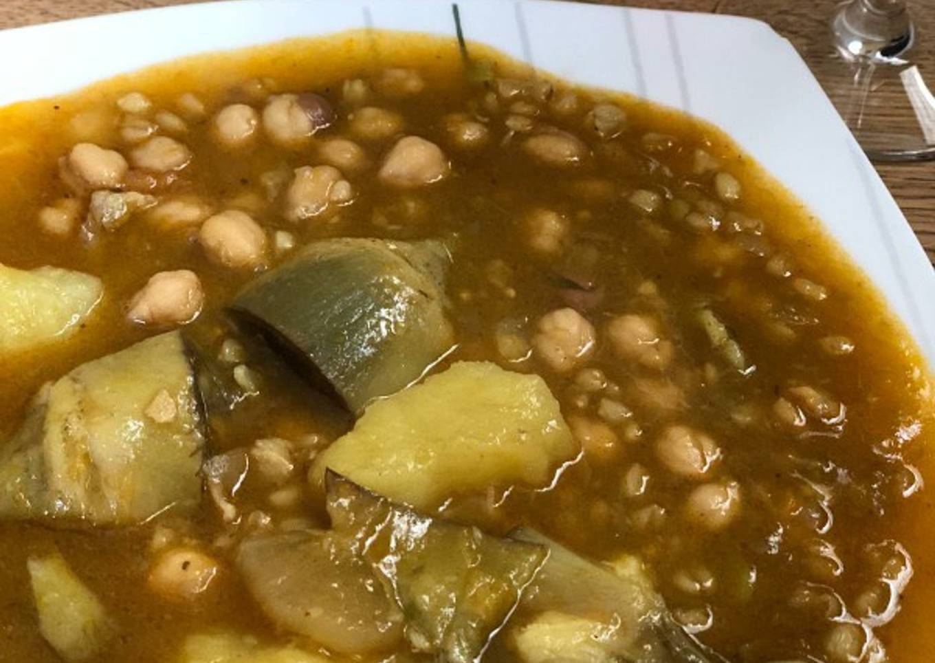 Olla de trigo pelado y garbanzos estilo murciano