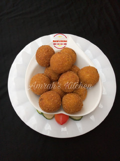 A picture of Potato balls.