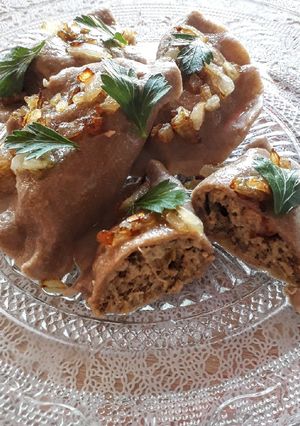 Zdjęcie przepisu Pierogi pełnoziarniste z mięsem z rosołu.