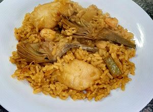 Foto principal de Arroz con huevas de sepia, gambas, alcachofas y ajetes