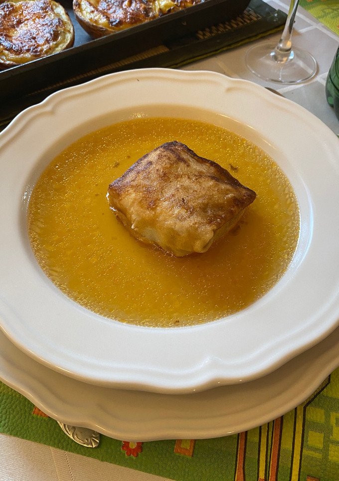 Erőleves töltött palacsintával recept fotója