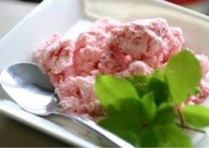 Amazingly Delicious Strawberry Ice Cream