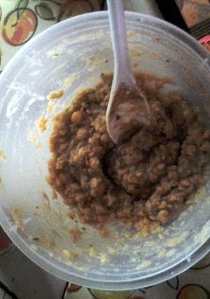 A picture of Homemade Chunky Hummus.