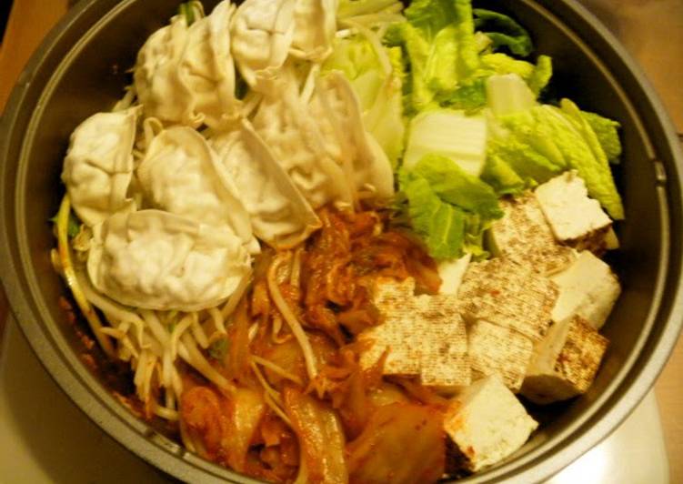 Step-by-Step Guide to Prepare Award-winning This Stamina Gyoza Kimchi Hot Pot Will Make You Sweat