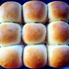 A picture of Dinner Rolls.