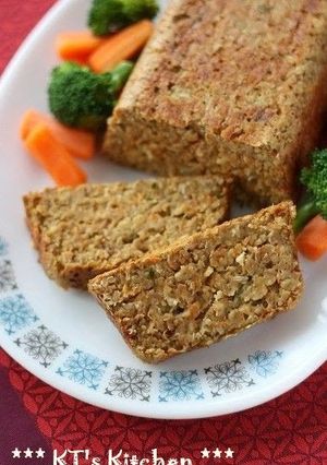 A picture of Nut Roast in a Meatloaf-style with Lentils, Nuts and Cheese.
