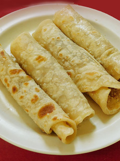 சுருள் போளி (Surul poli recipe in tamil) செய்முறை முக்கிய புகைப்படம்